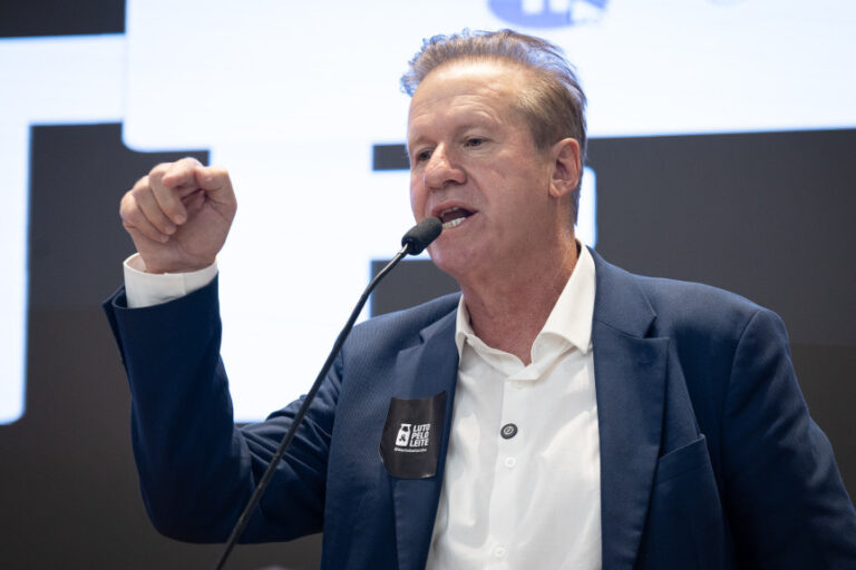 Deputado Luis Corti defende ampliação da lei contra reidratação do leite em Santa Catarina