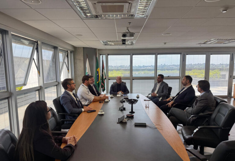 Deputado questiona privatização da Celepar e seus riscos à segurança digital