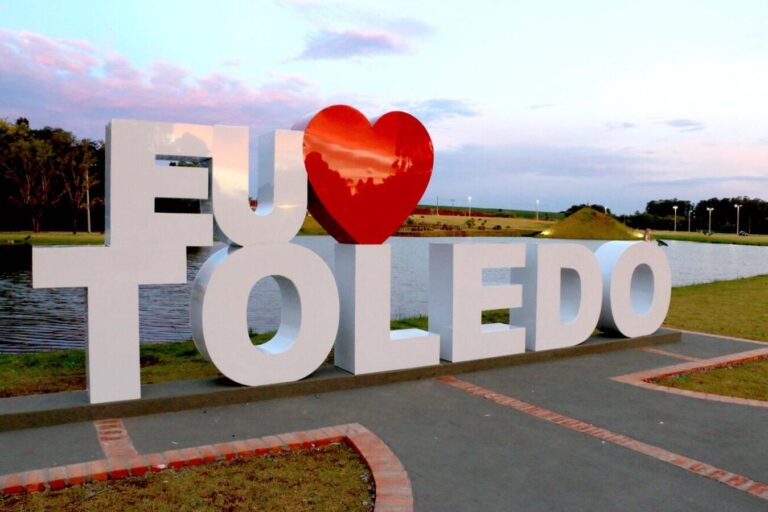 Toledanos escolhem local para novo letreiro “Eu amo Toledo”