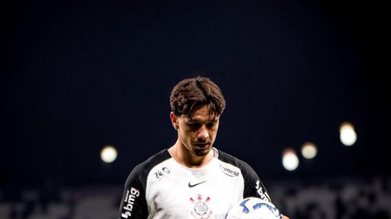 Rodrigo Garro se destaca como argentino com mais jogos no Corinthians