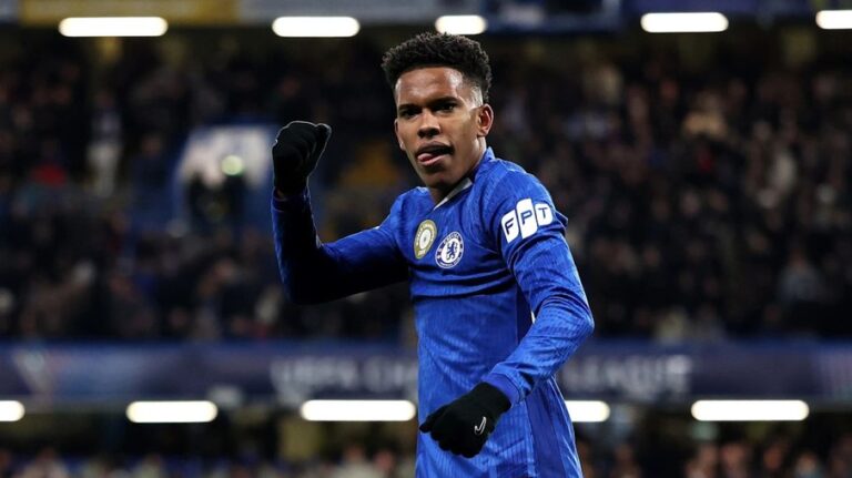 Torcedores do Real Madrid lamentam perda de Estêvão para o Chelsea