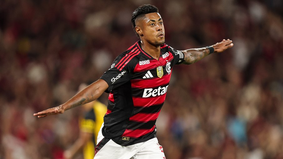 Bruno Henrique comemora gols e parceria com Arrascaeta