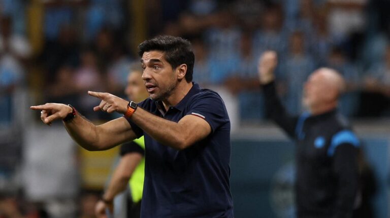 Leila comenta sobre a renovação de Abel e a instabilidade no Palmeiras