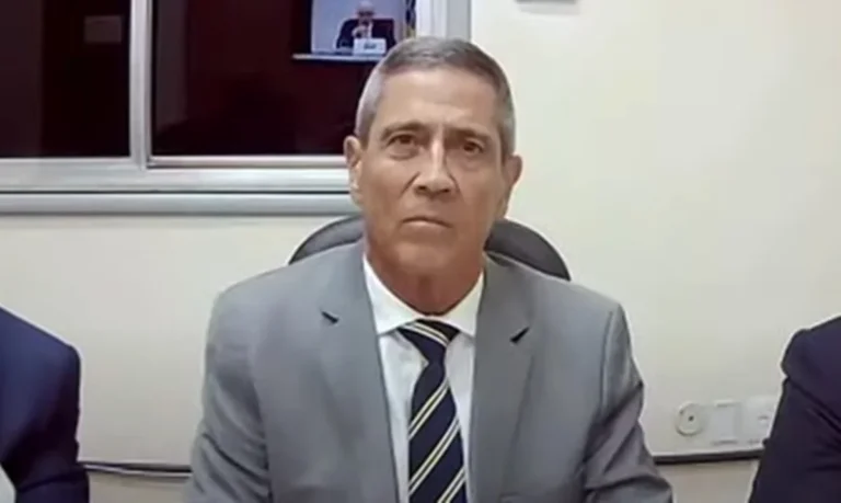 Moraes mantém prisão preventiva de Braga Netto por risco de fuga