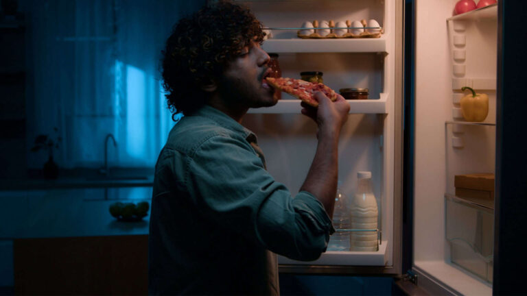 Vício em comida: entenda o que ocorre no cérebro