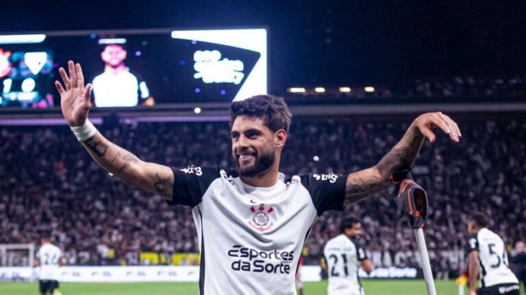 Yuri Alberto iguala marca histórica de Sócrates no Majestoso