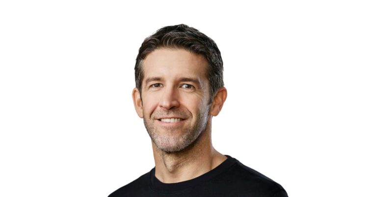 John Ternus: o potencial sucessor de Tim Cook na Apple