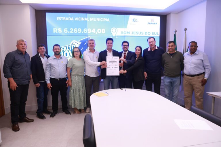 Governo do Paraná libera R$ 145 milhões para pavimentação em 15 municípios