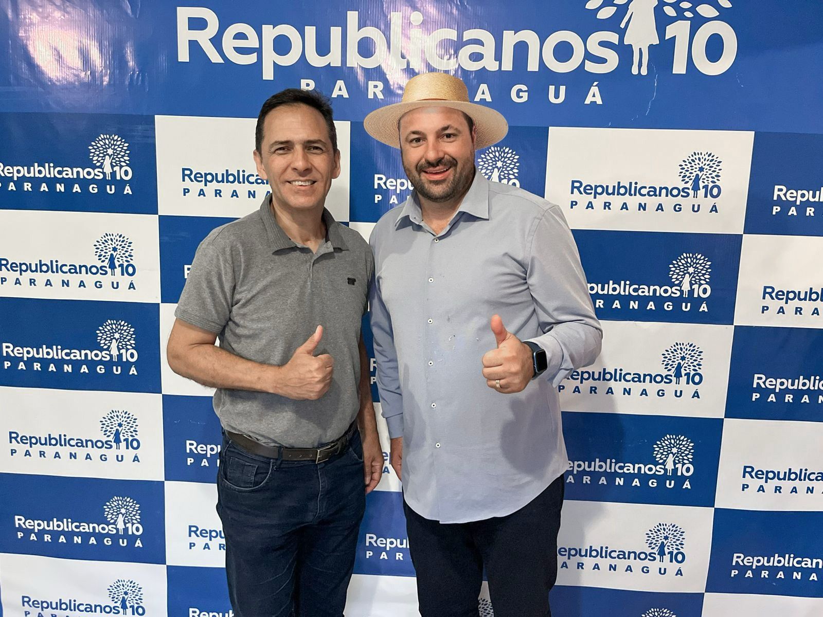 Prefeito de Paranaguá Adriano Ramos e o deputado federal Geraldo Mendes durante agenda no final de dezembro de 2024 (Foto: Ascom/GM)