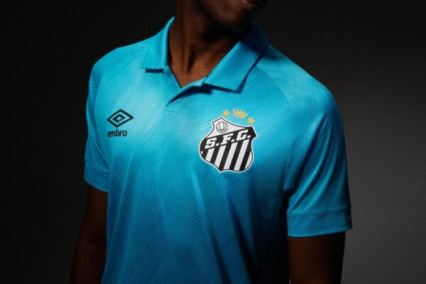 Santos FC Revive Camisa Azul em Tributo a Neymar com Detalhes Exclusivos