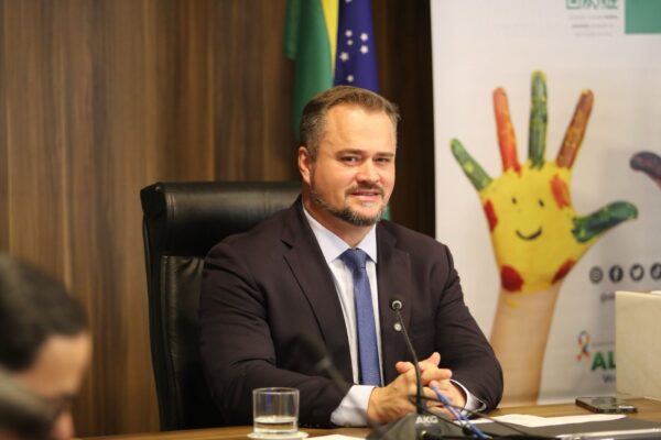 Alisson Wandscheer propõe audiência pública sobre inclusão e acolhimento nas igrejas Deputado estadual Alisson Wandscheer, propositor do debate (Foto: Alep/PR)