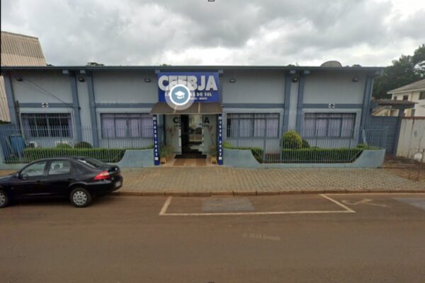 Sede do CEEBJA atualmente em Laranjeiras do Sul (Foto: SEED)