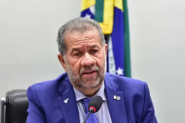 Crise na Previdência: Lupi Deixa o Cargo Após Denúncias no INSS