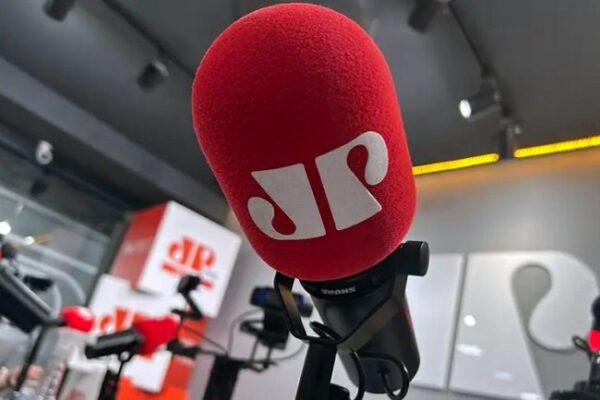 RCC News, às 7h, coragem para mostrar o que acontece no Brasil