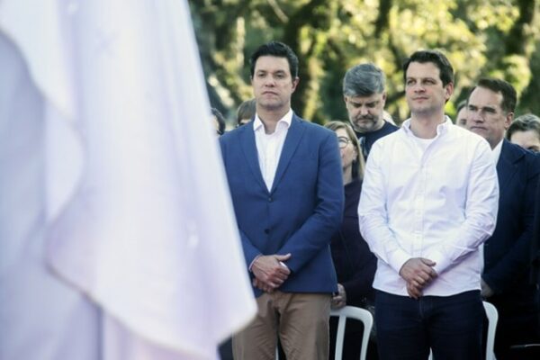 Políticos e aspirantes comparecem a procissão de Corpus Christi