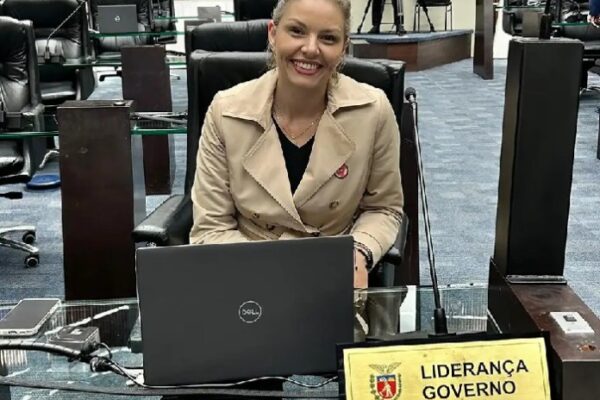 Regeane Guzzoni é assediada para disputar vaga na Alep