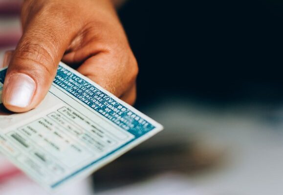 4 infrações no mesmo local e horário, mas em veículos diferentes: Justiça reconhece abuso e condena DER por multas indevidas
