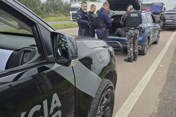 Agiota atira em carro de devedor e acaba preso na RMC