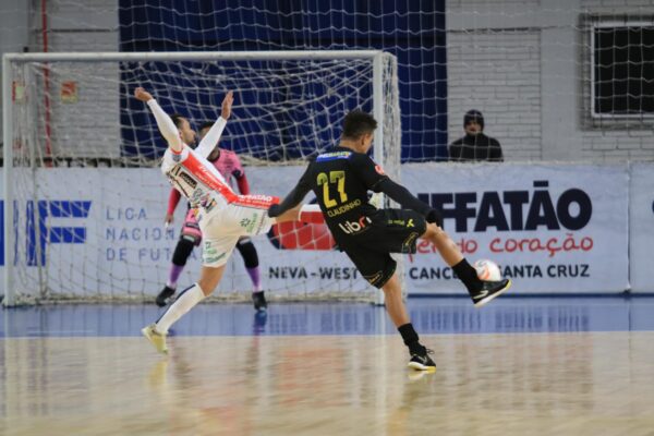 Cascavel é superado pelo Praia Clube e sofre primeira derrota na Liga Nacional de Futsal