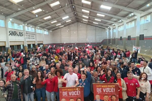 Zeca Dirceu mostra força na disputa pelo PT Paraná
