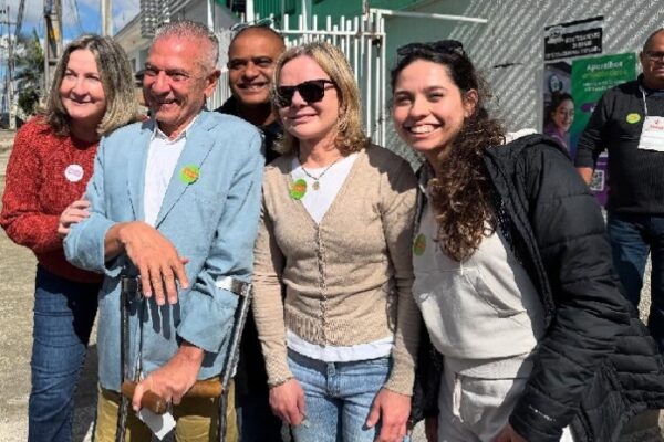 Angelo Vanhoni dá lavada nos adversários