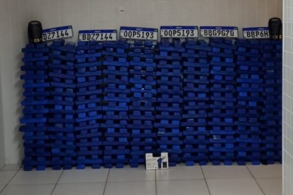 RONE apreende quase meia tonelada de maconha e recupera veículo furtado na Rodovia do Xisto
