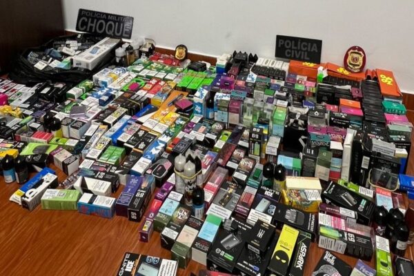Polícia Civil apreende cigarros eletrônicos vendidos próximos a escolas em Cascavel durante Operação Sinergia 2