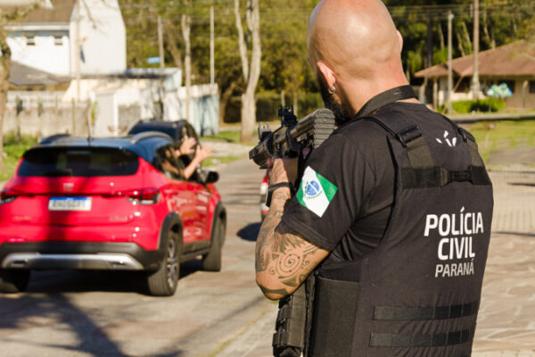 PCPR prende duas pessoas por crimes distintos durante operação em Nova Londrina
