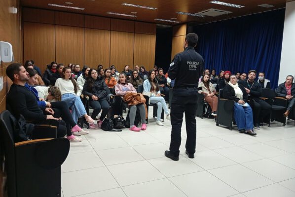 PCPR participa de uma roda de conversa com estudantes da SENAC em Francisco Beltrão