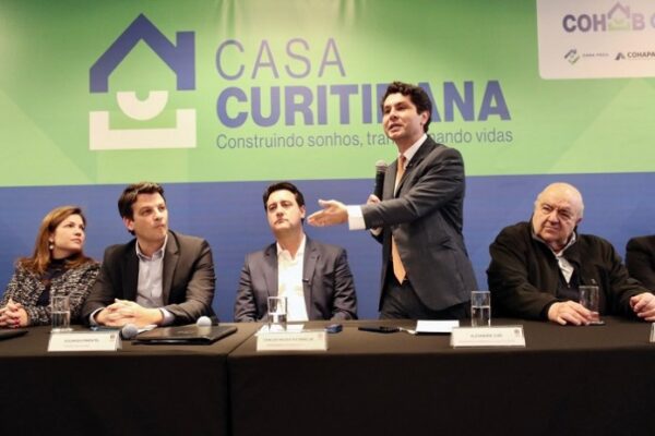 Rafael Greca torce o nariz para Alexandre Curi