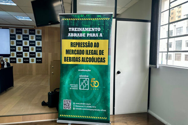 PCPR recebe treinamento para identificação de bebidas alcoólicas falsificadas