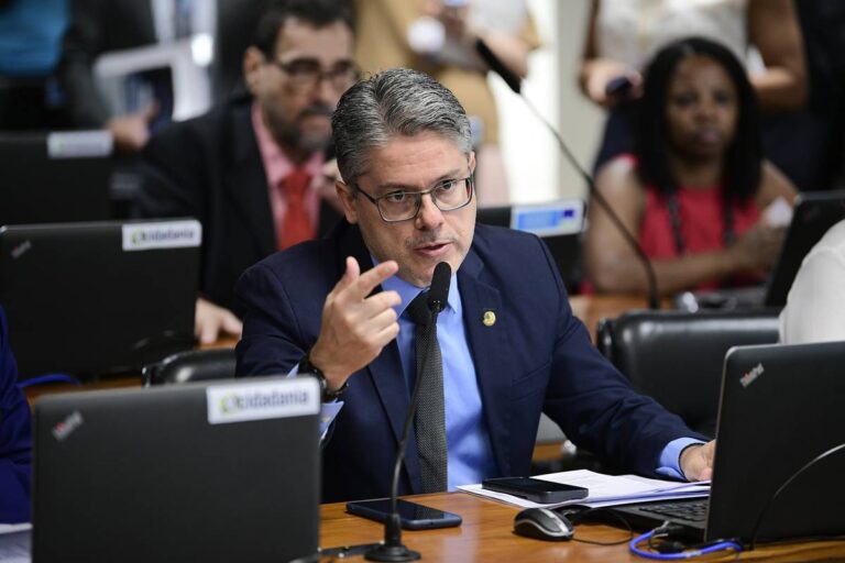 Alessandro Vieira assume relatoria da PEC da Blindagem no Senado