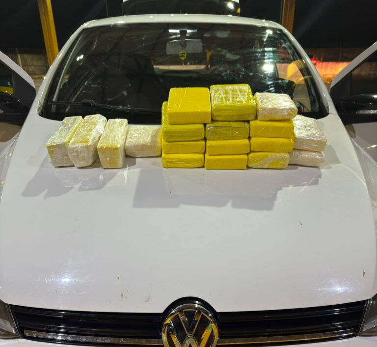 Polícia Rodoviária Federal apreende 17,4 kg de cocaína em Corbélia