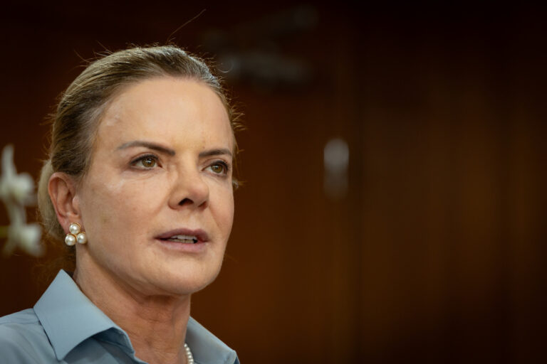 Gleisi Hoffmann destaca preocupações e pede adiamento do PL Antifacção