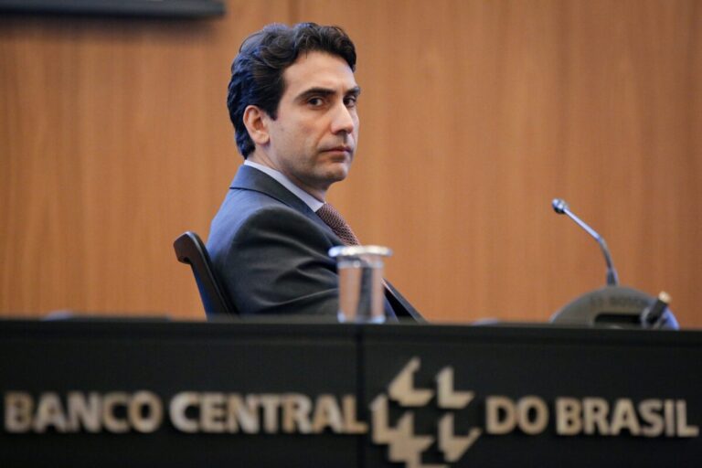 Gabriel Galípolo presta esclarecimentos ao Senado sobre acordos do Banco Central