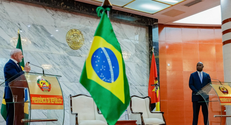 Lula critica caminhos sombrios que afetaram relação Brasil-África