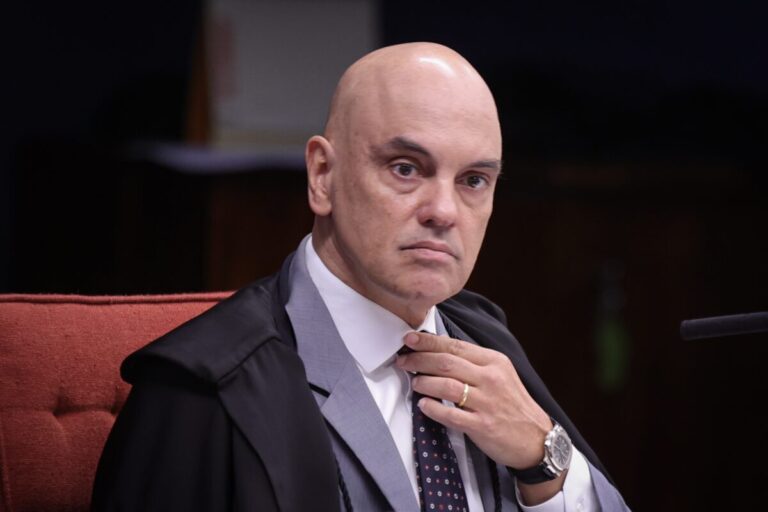 Moraes explica diferença entre absolvição e rejeição de denúncia no STF