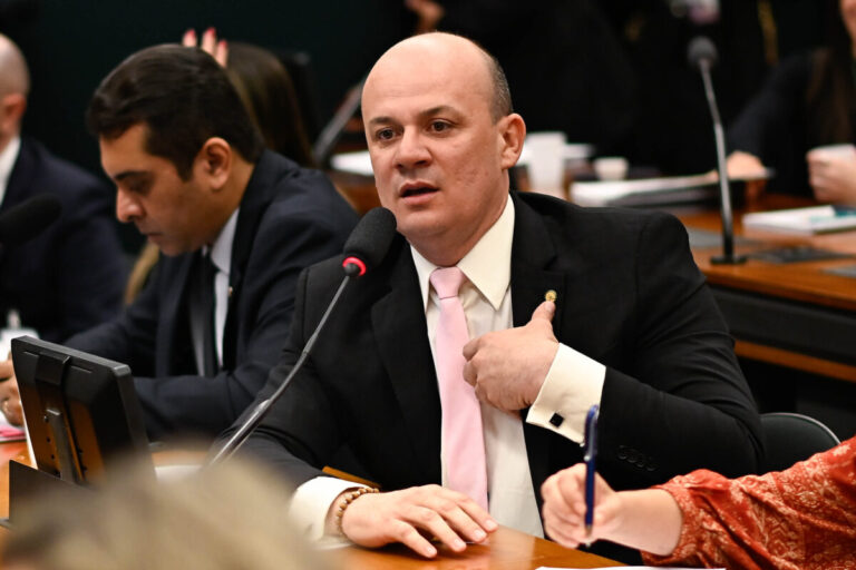 Cabo Gilberto Silva é escolhido como novo líder da oposição na Câmara dos Deputados