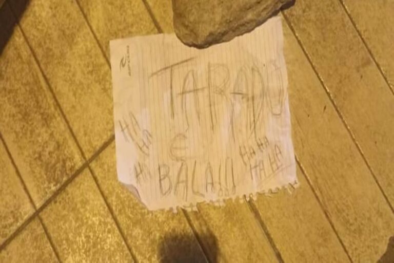 Homem é assassinado em João Pessoa com bilhete ao lado: "Tarado é bala"