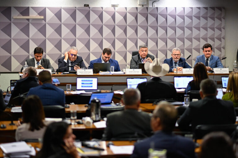 CPMI ouve ex-coordenador do INSS e empresário sobre desvios de aposentadorias