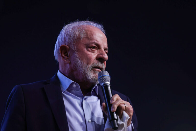 Lula sanciona isenção do Imposto de Renda para estimular economia