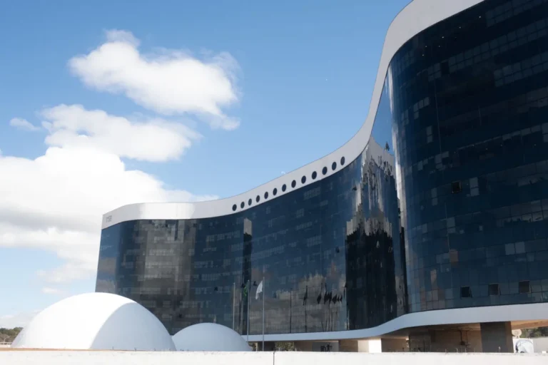 TSE analisa criação do partido Missão, do MBL