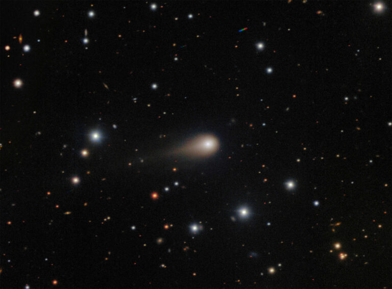 NASA apresenta imagens do cometa 3I/ATLAS em transmissão ao vivo