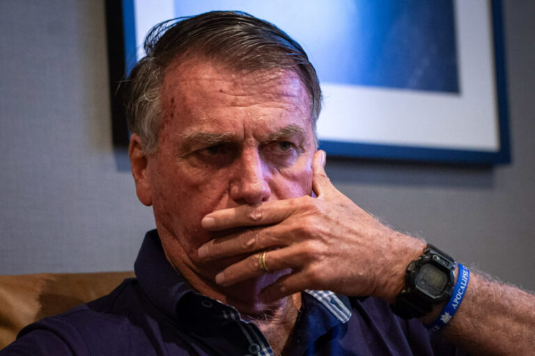 Flávio Dino convoca sessão extraordinária para decisão sobre pena de Bolsonaro