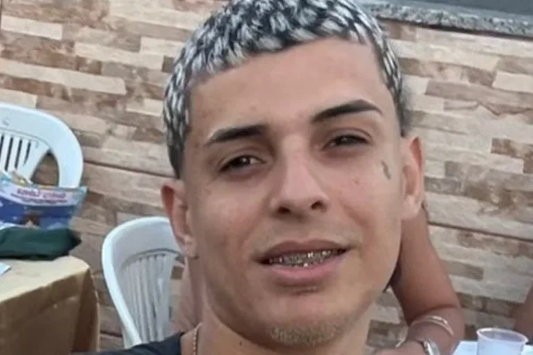 Homem baleado pela polícia após furar bloqueio no Rio de Janeiro