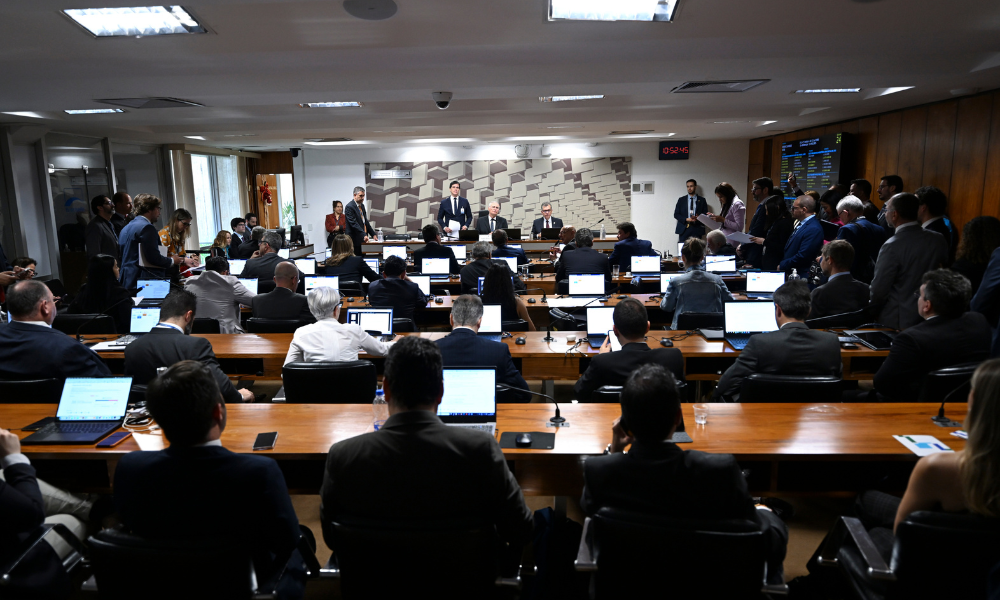 Senado aprova projeto que aumenta tributação sobre casas de apostas e fintechs