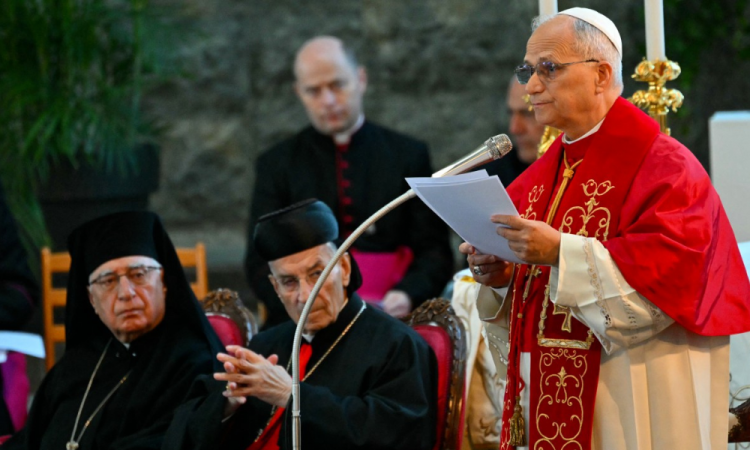 Papa Leão XIV clama pela paz durante sua visita ao Líbano