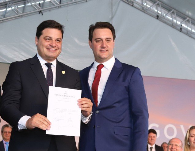 Sandro Alex e o governador Ratinho Júnior (Foto: AEN/PR)