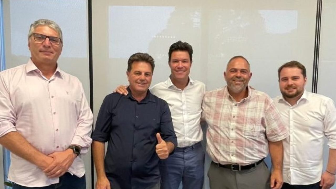 Prefeito Denilson Baitala articula avanços em infraestrutura durante agenda em Curitiba