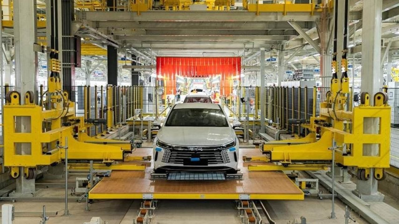 BYD chega a quase 20 mil veículos produzidos no Brasil